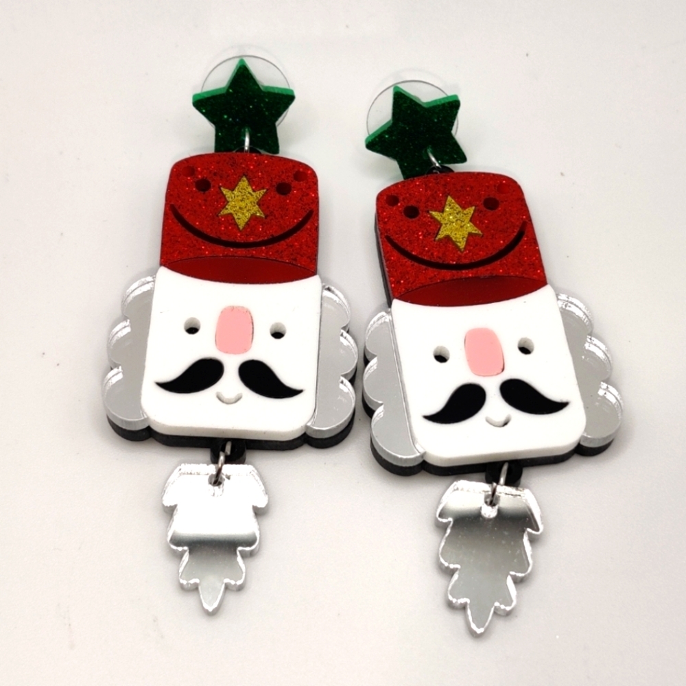 CHRISTMAS NUTCRACKER HEAD & FACE POST EARRINGS NWT W/ MIRROR EFFECT.